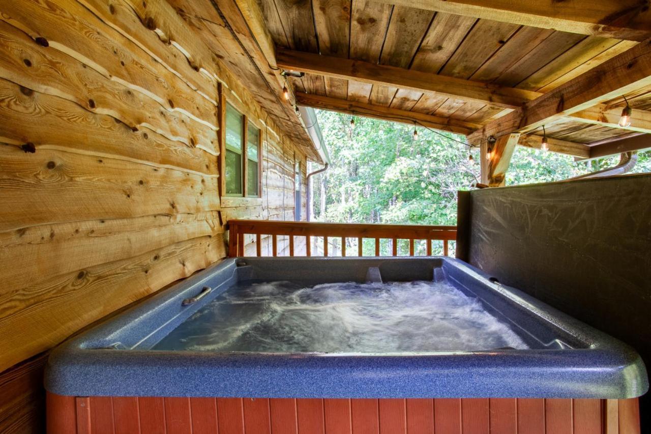 Forest Home Hot Tub Fire Pit Pool Table Піджен-Фордж Екстер'єр фото