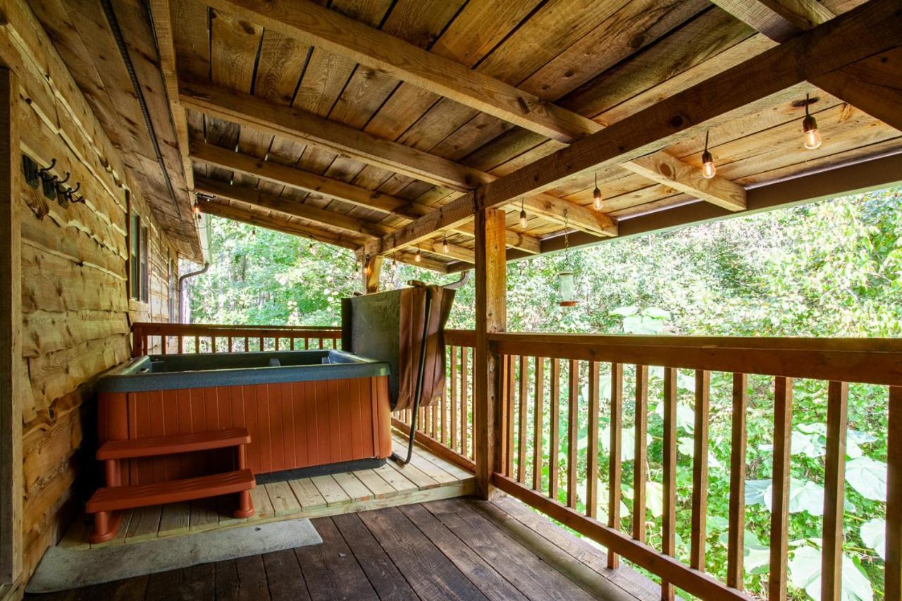 Forest Home Hot Tub Fire Pit Pool Table Піджен-Фордж Екстер'єр фото